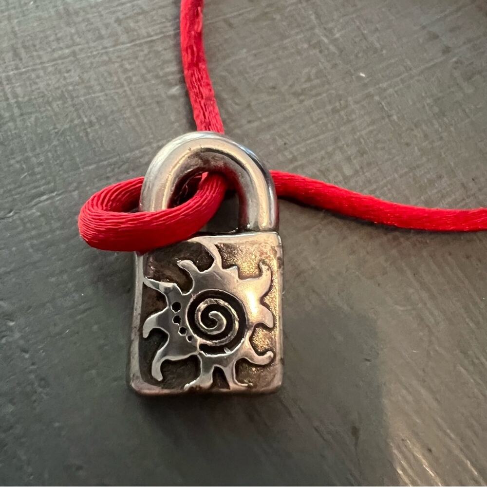 Uno De 50 UnoDe50 Silver Charm on Red Cord - Picture 3 of 5